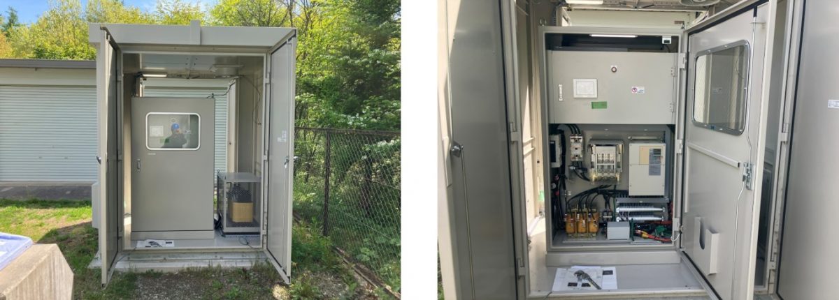 追分調整池の屋外に設置されたシステム制御盤筐体の全景(左)と扉を開けて内部の制御機器を確認している様子(右)